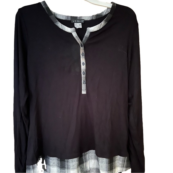 Layered plaid top - Picture 2 of 4